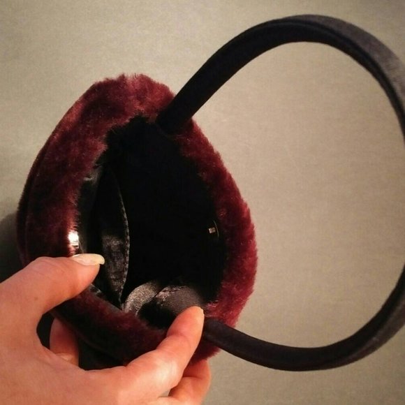 FLASH SALE! Super Cute Mini-Bag, Black, Burgundy Faux-Fur Trim, Firm Handle - Picture 6 of 7